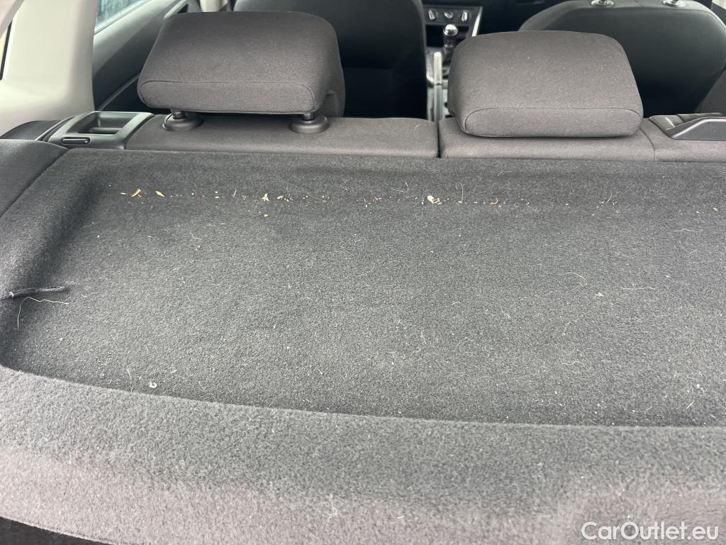  Volkswagen  Polo VOLKSWAGEN  / 2017 / 5P / berlina con portón Advance 1.0 TSI 70kW (95CV) #2