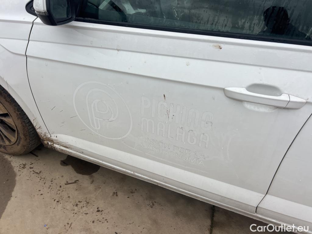  Volkswagen  Polo VOLKSWAGEN  / 2017 / 5P / berlina con portón Advance 1.0 TSI 70kW (95CV) #13