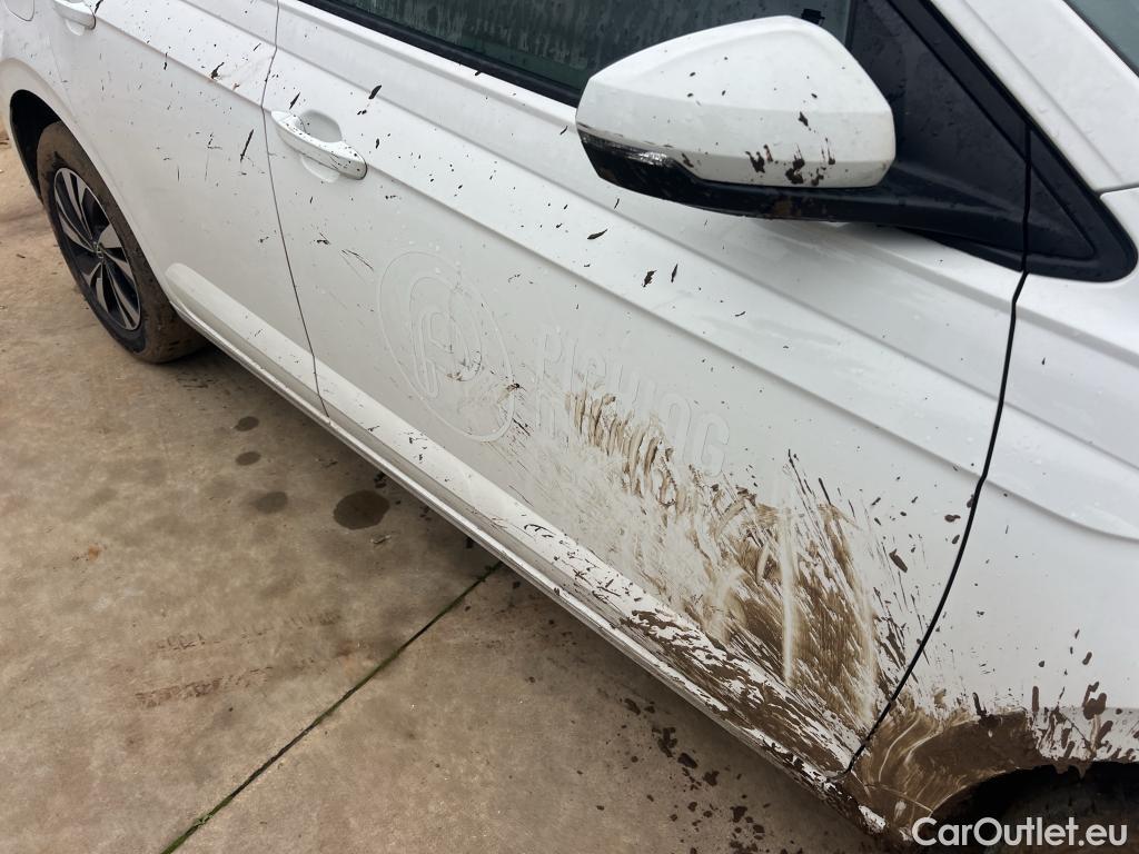  Volkswagen  Polo VOLKSWAGEN  / 2017 / 5P / berlina con portón Advance 1.0 TSI 70kW (95CV) #14