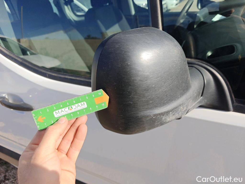  Opel  Combo OPEL  Life / 2018 / 5P / combi 1.5 TD 75kW (100CV) S/S Edition L (IND) #96