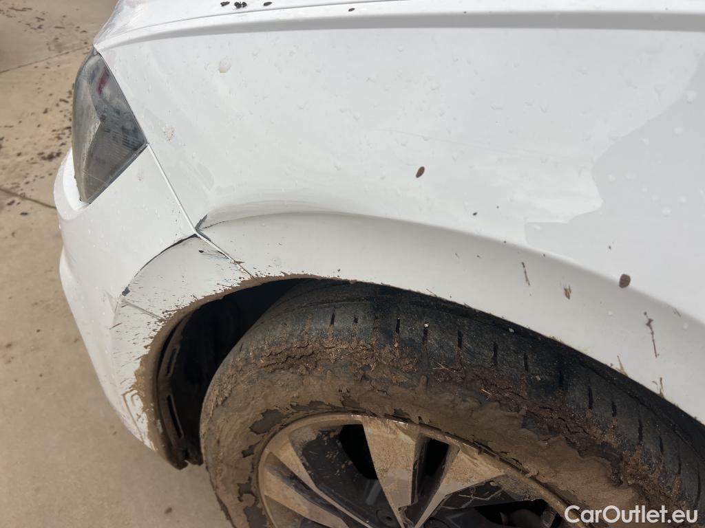  Volkswagen  Polo VOLKSWAGEN  / 2017 / 5P / berlina con portón Advance 1.0 TSI 70kW (95CV) #6