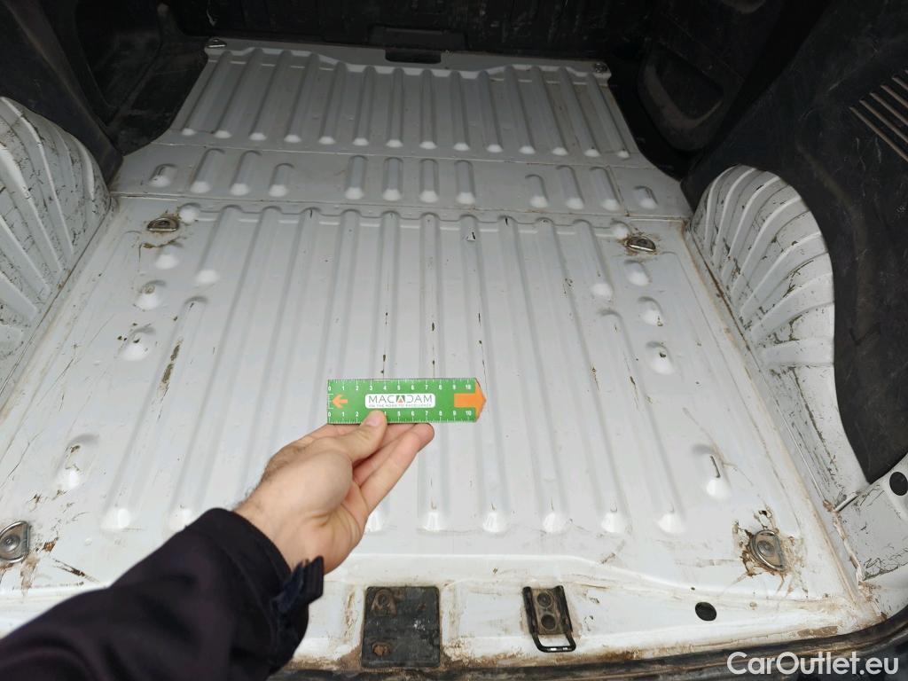  Peugeot  Partner PEUGEOT  / 2018 / 4P / furgón derivado de turismo Premium Standard 600kg BlueHDi 73kW (AC) #37