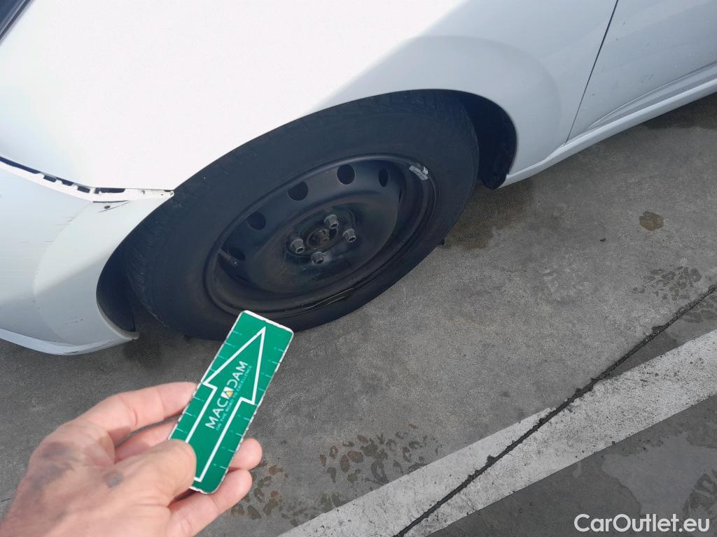  Nissan  Micra NISSAN  / 2017 / 5P / berlina con portón IG-T 74 kW (100 CV) E6D Visia+ #44