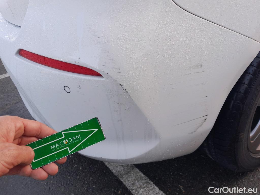  Bmw  Serie 1 BMW  / 2019 / 5P / berlina con portón 116d #9