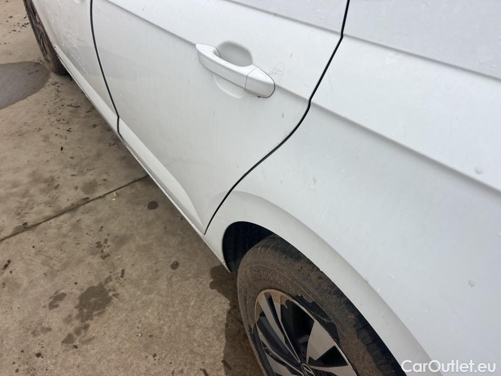  Volkswagen  Polo VOLKSWAGEN  / 2017 / 5P / berlina con portón Advance 1.0 TSI 70kW (95CV) #15