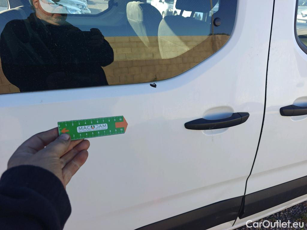  Citroen  Berlingo CITROEN  / 2018 / 4P / combi Talla M BlueHDi 100 S&S LIVE (AC) #3