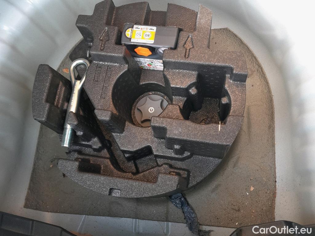  Nissan  Micra NISSAN  / 2017 / 5P / berlina con portón IG-T 74 kW (100 CV) E6D Visia+ #13