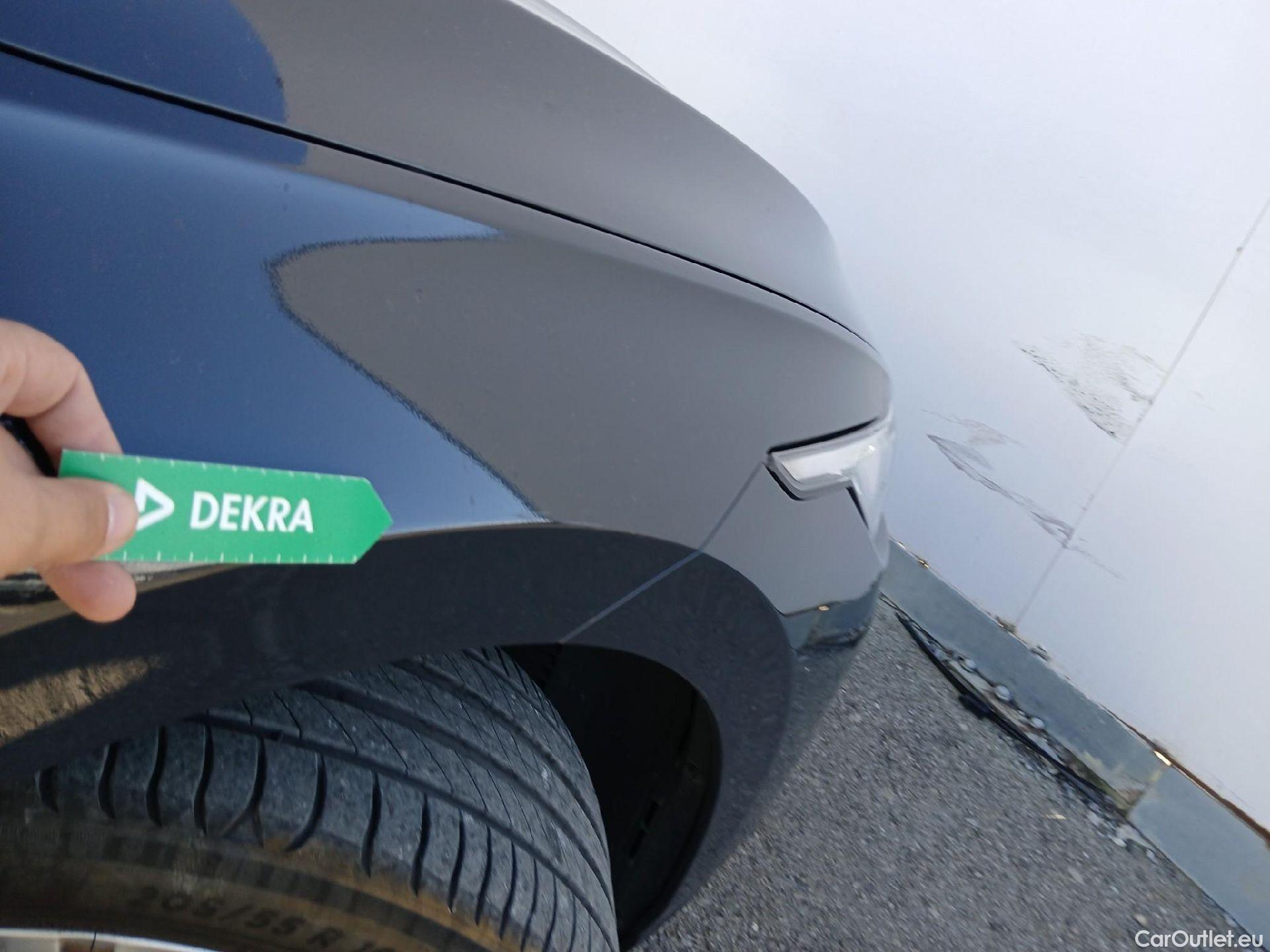  Volkswagen  Golf  VOLKSWAGEN / 2020 / 5P / berlina con portón Life 1.0 eTSI 81kW (110CV) DSG #21