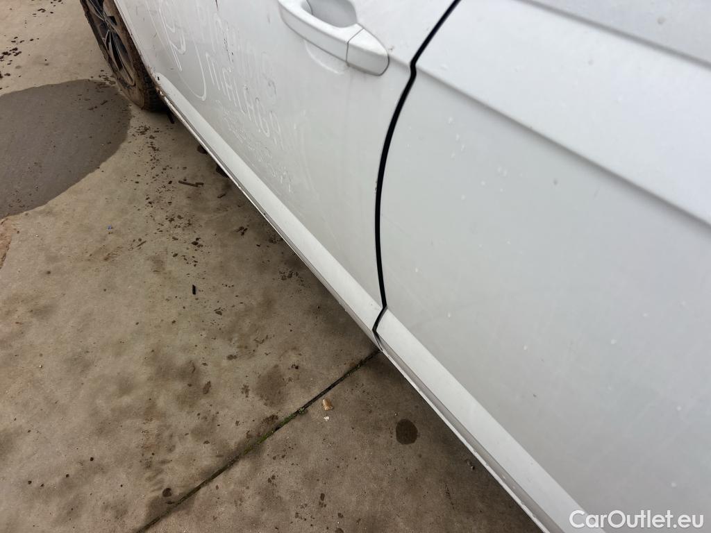  Volkswagen  Polo VOLKSWAGEN  / 2017 / 5P / berlina con portón Advance 1.0 TSI 70kW (95CV) #7