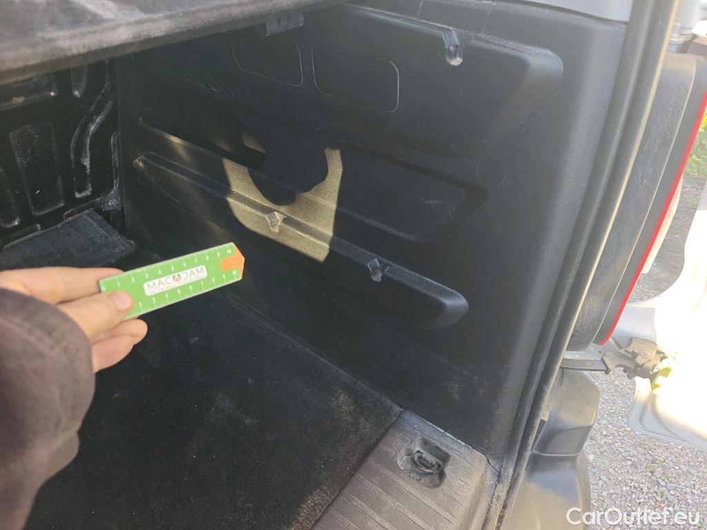  Citroen  Berlingo CITROEN  / 2018 / 4P / combi Talla M BlueHDi 100 S&S LIVE (AC) #30