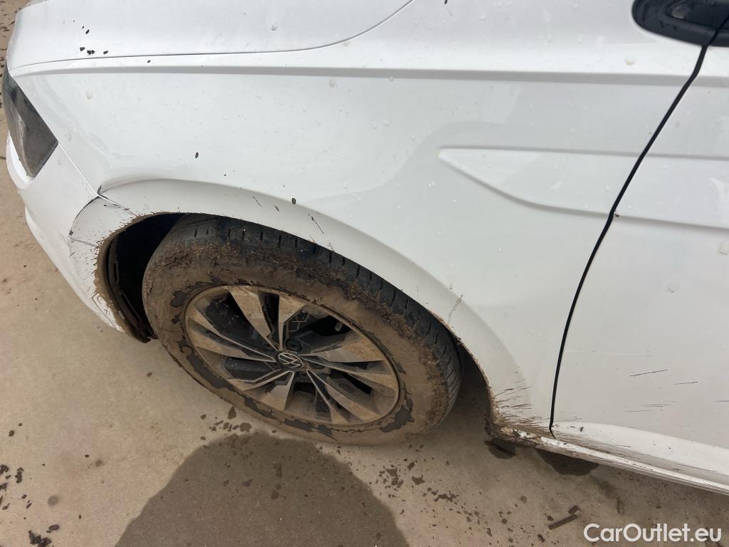  Volkswagen  Polo VOLKSWAGEN  / 2017 / 5P / berlina con portón Advance 1.0 TSI 70kW (95CV) #5