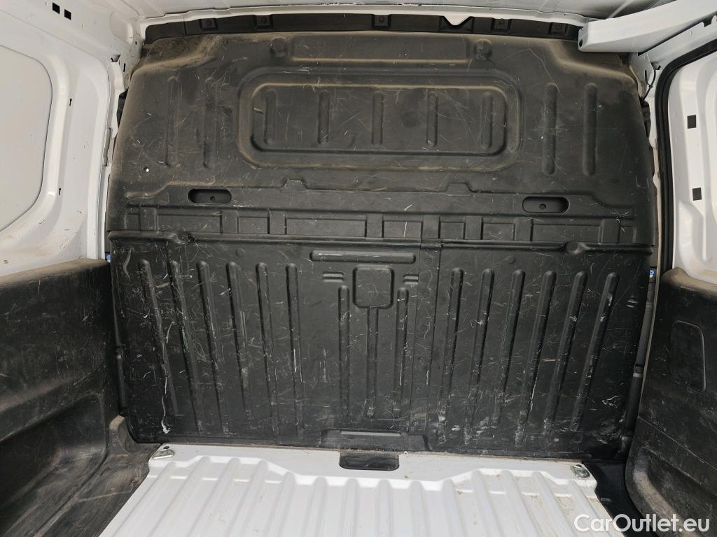  Peugeot  Partner PEUGEOT  / 2018 / 4P / furgón derivado de turismo Premium Standard 600kg BlueHDi 73kW (AC) #43