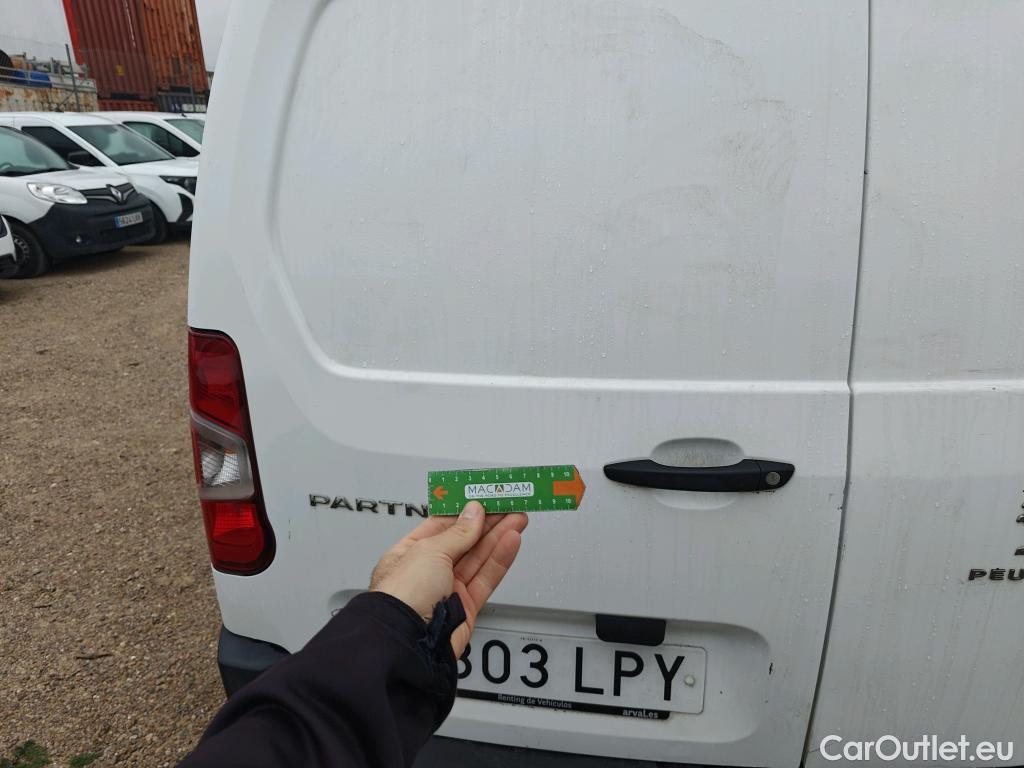  Peugeot  Partner PEUGEOT  / 2018 / 4P / furgón derivado de turismo Premium Standard 600kg BlueHDi 73kW (AC) #29