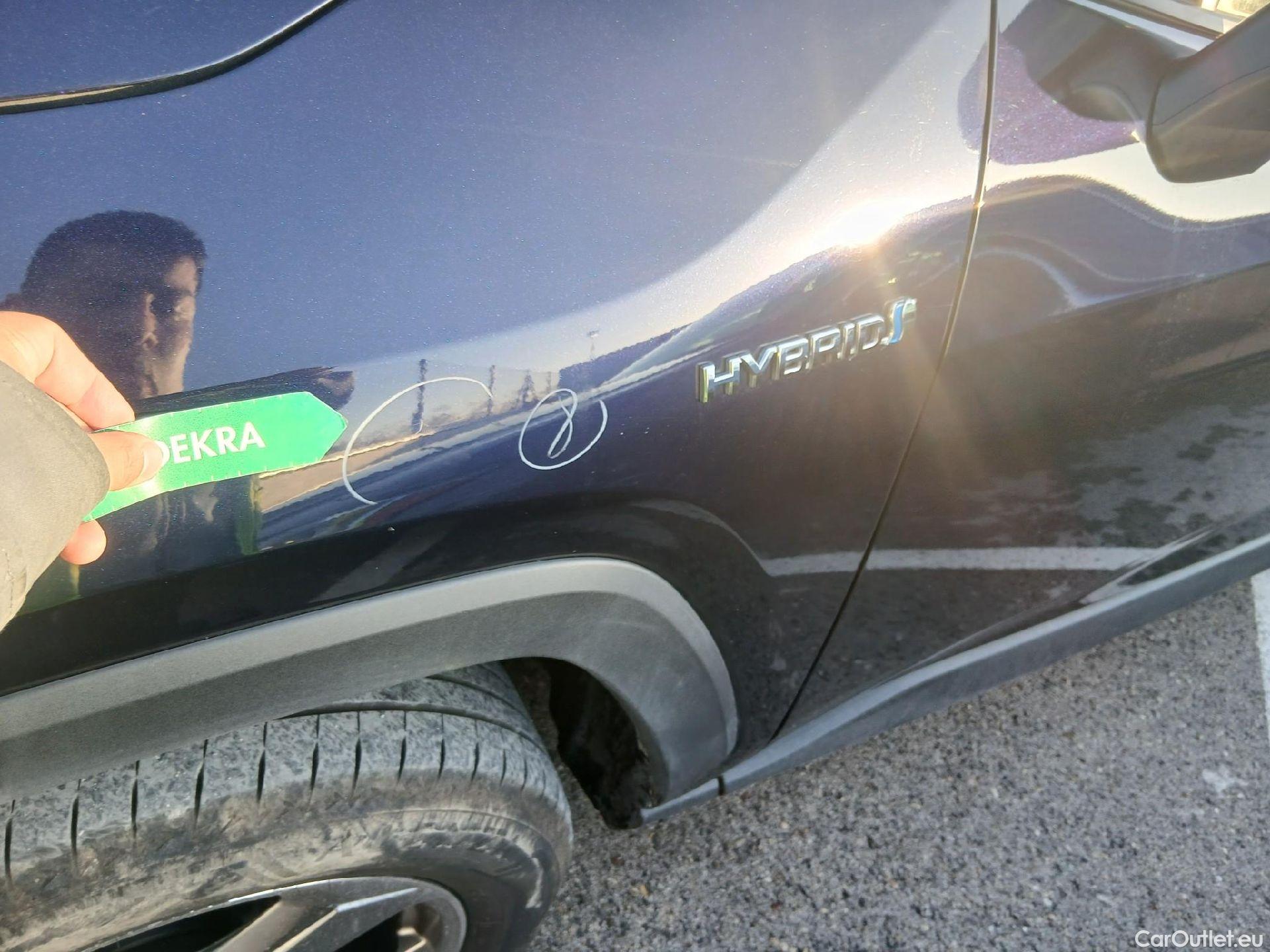  Toyota  RAV4 TOYOTA  / 2018 / 5P / todoterreno 2.5l 220H Advance #12