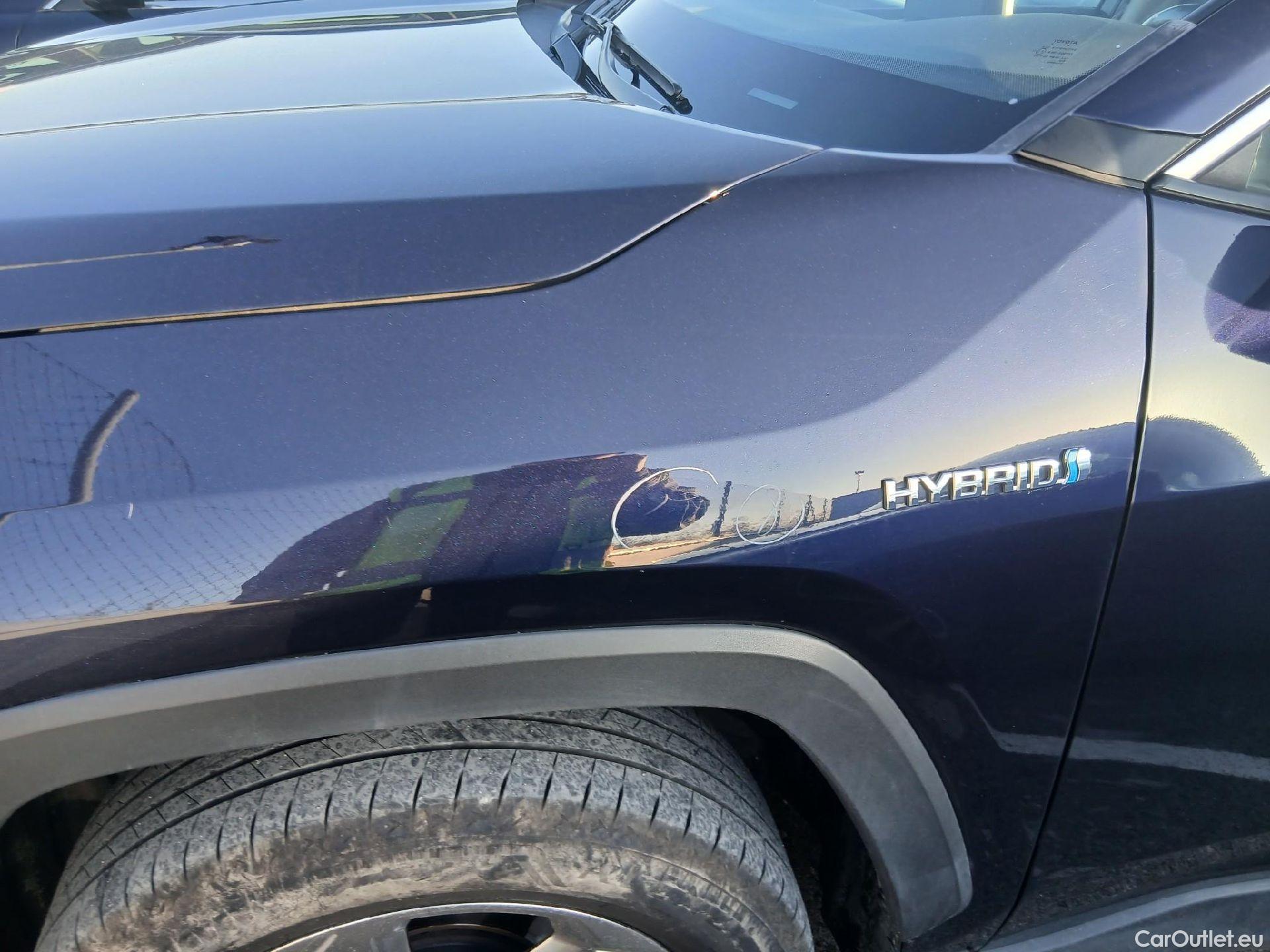  Toyota  RAV4 TOYOTA  / 2018 / 5P / todoterreno 2.5l 220H Advance #13