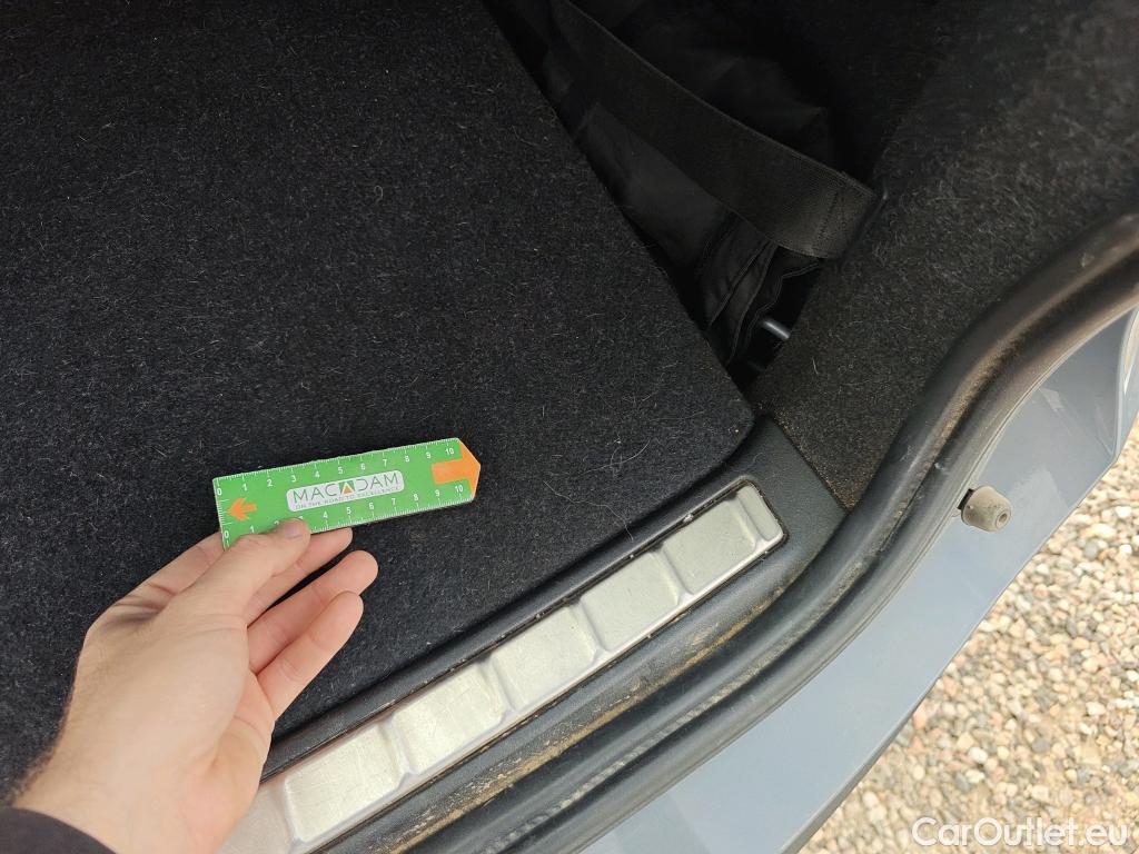  Volvo  XC 40 VOLVO XC40 / 2017 / 5P / todoterreno 2.0 D4 AWD R-Design Auto #16