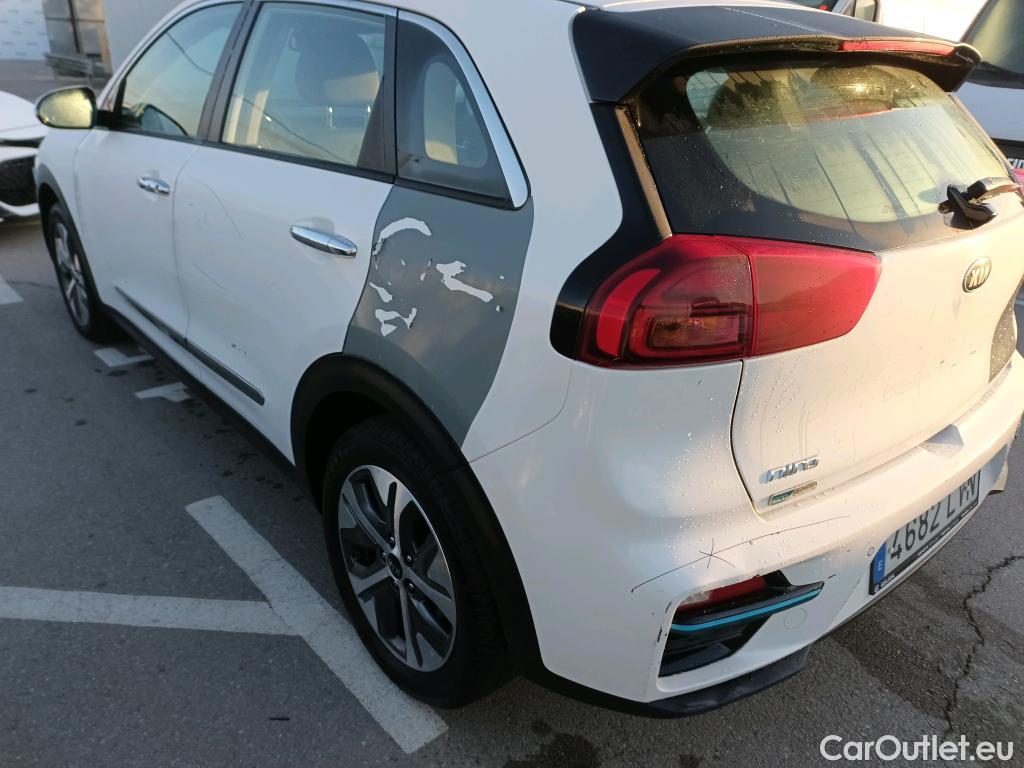  KIA  Niro KIA e- / 2016 / 5P / crossover e- 150kW (204CV) Drive (Long Range) #9