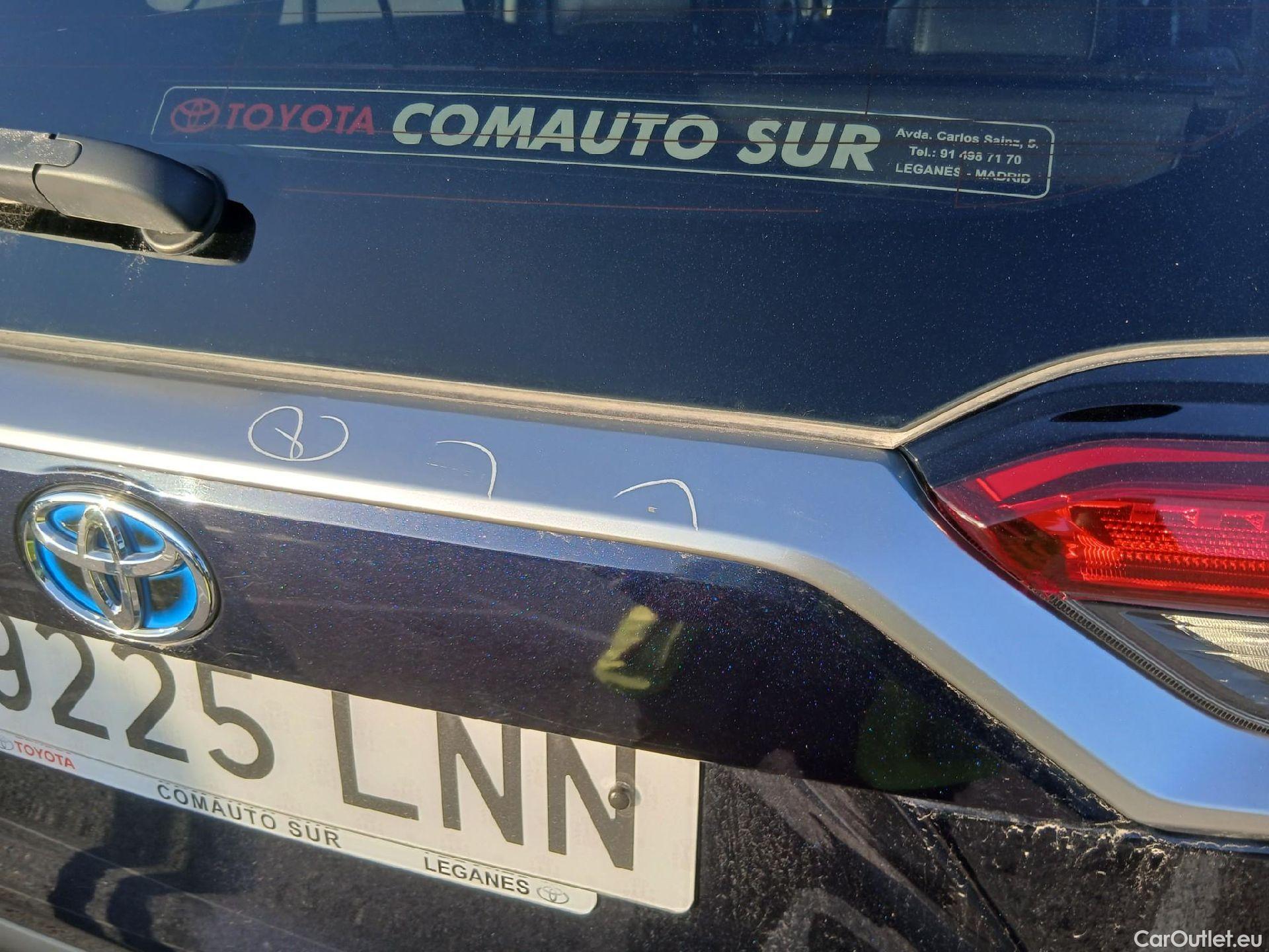  Toyota  RAV4 TOYOTA  / 2018 / 5P / todoterreno 2.5l 220H Advance #23