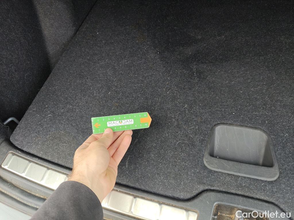  Volvo  XC 40 VOLVO XC40 / 2017 / 5P / todoterreno 2.0 D4 AWD R-Design Auto #15