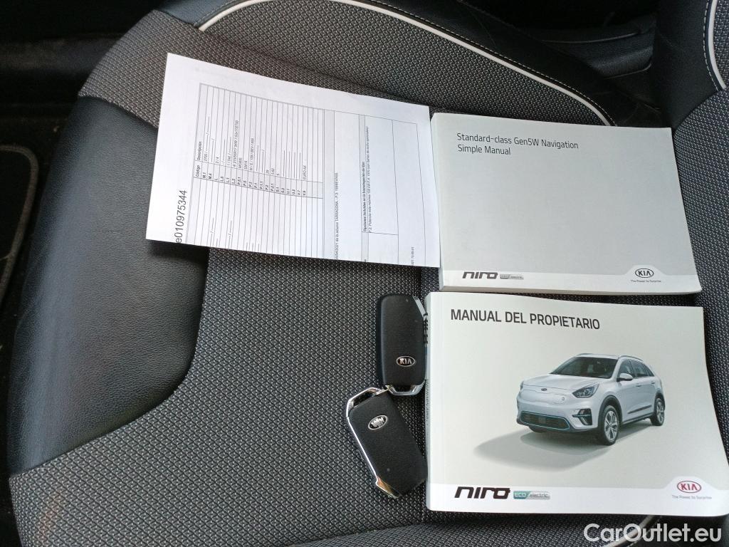  KIA  Niro KIA e- / 2016 / 5P / crossover e- 150kW (204CV) Drive (Long Range) #16