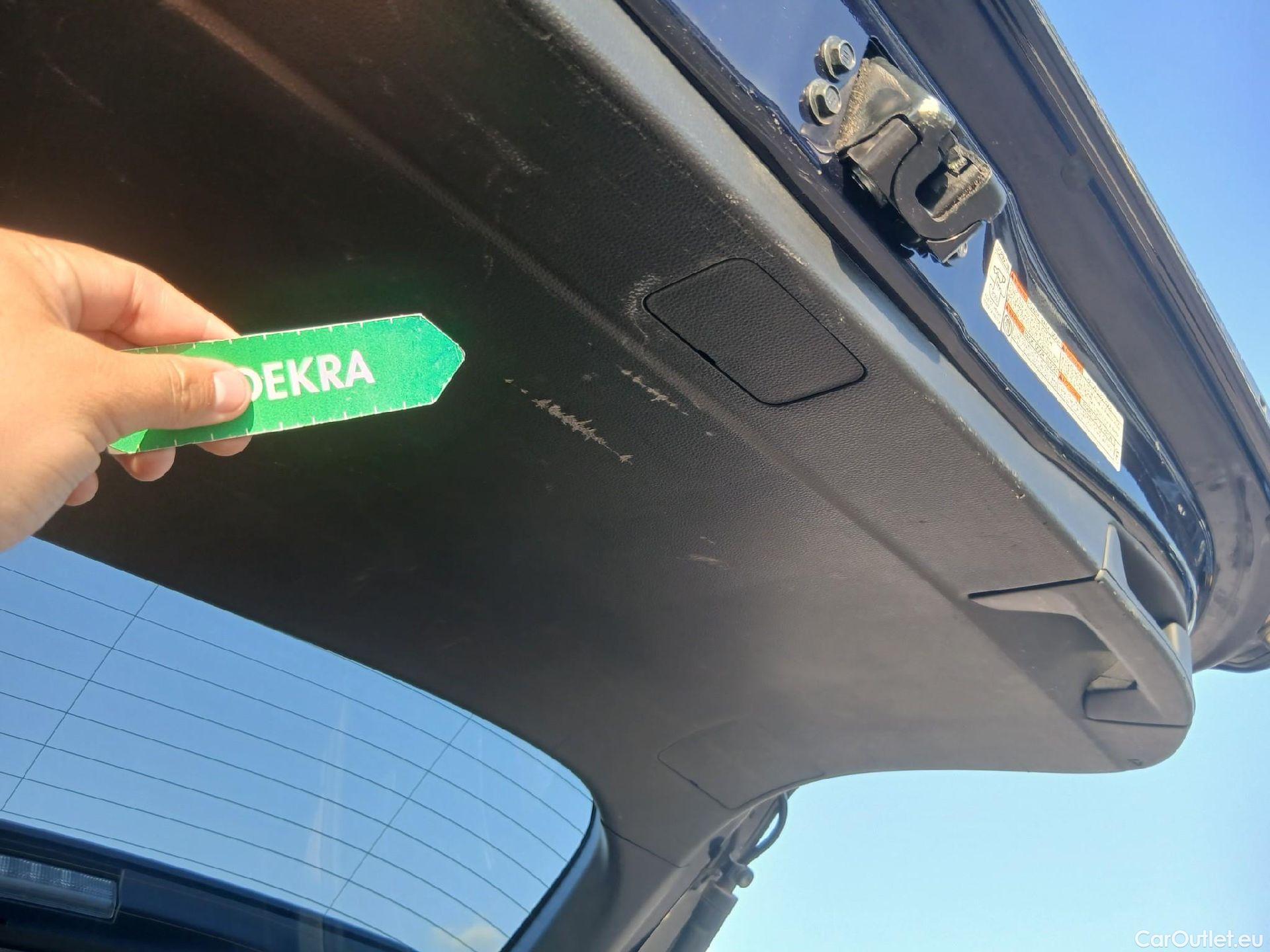  Toyota  RAV4 TOYOTA  / 2018 / 5P / todoterreno 2.5l 220H Advance #6