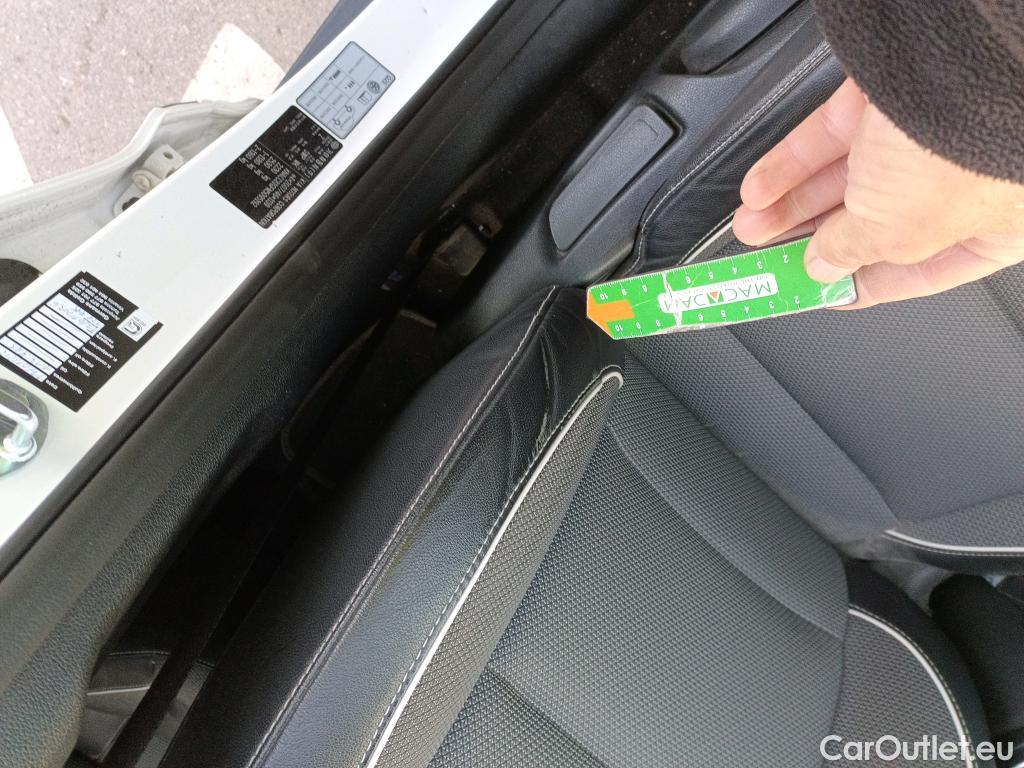  KIA  Niro KIA e- / 2016 / 5P / crossover e- 150kW (204CV) Drive (Long Range) #7