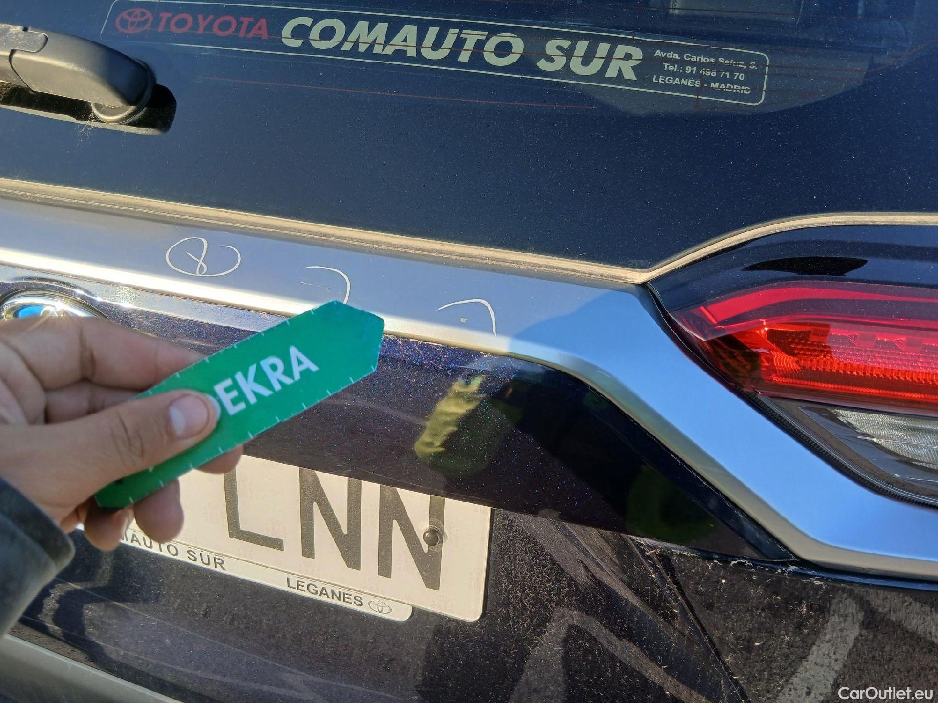  Toyota  RAV4 TOYOTA  / 2018 / 5P / todoterreno 2.5l 220H Advance #24