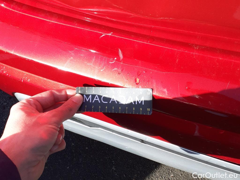  Mitsubishi  Outlander MITSUBISHI  / 2015 / 5P / todoterreno 2.4 PHEV Kaiteki Auto 4WD #9