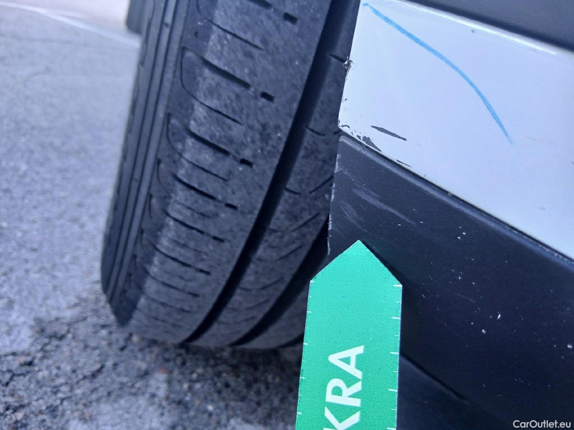  Land Rover  Range Rover LAND ROVER  Velar / 2017 / 5P / todoterreno 2.0 D180 132kW (180CV) S 4WD Auto #10