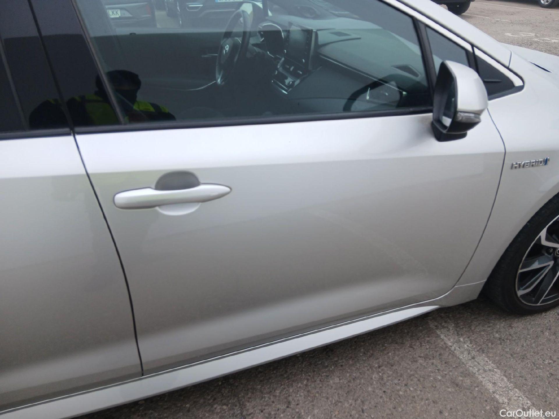  Toyota  Corolla TOYOTA  / 2019 / 5P / berlina con portón 2.0 180H ADVANCE E-CVT #16