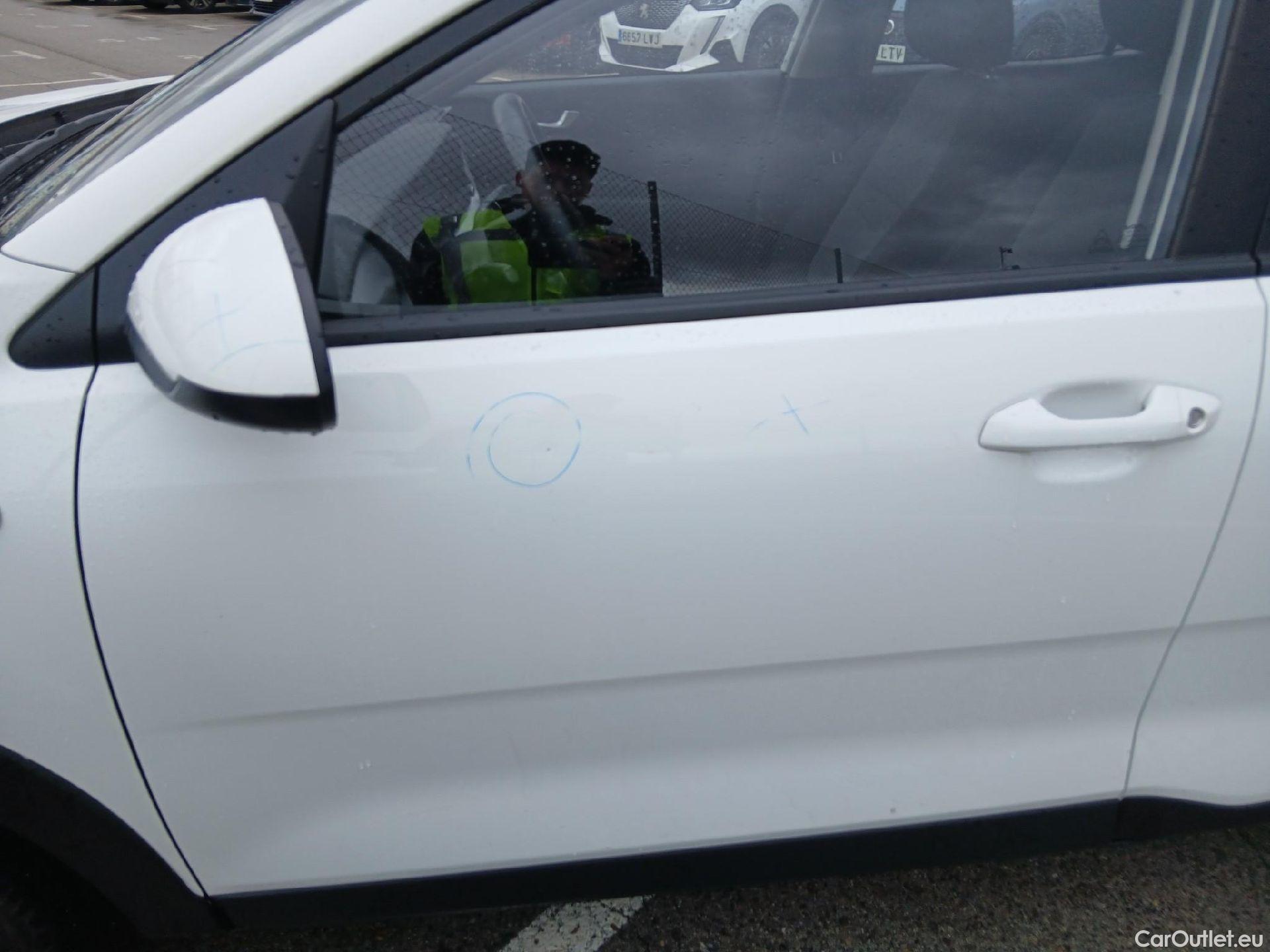  KIA  STONIC KIA  / 2017 / 5P / todoterreno 1.0 T-GDi 74kW (100CV) MHEV iMT Concept #11