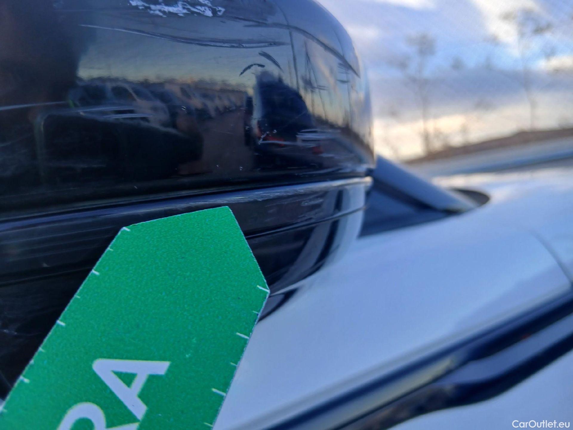  Land Rover  Range Rover LAND ROVER  Velar / 2017 / 5P / todoterreno 2.0 D180 132kW (180CV) S 4WD Auto #28