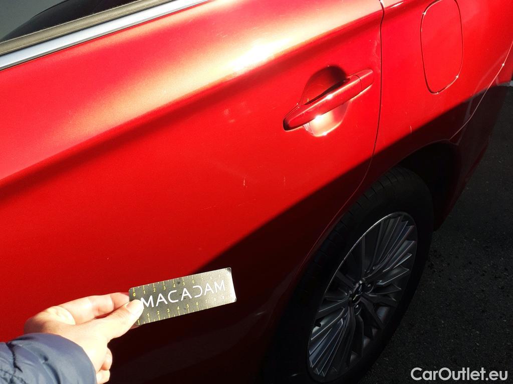  Mitsubishi  Outlander MITSUBISHI  / 2015 / 5P / todoterreno 2.4 PHEV Kaiteki Auto 4WD #12