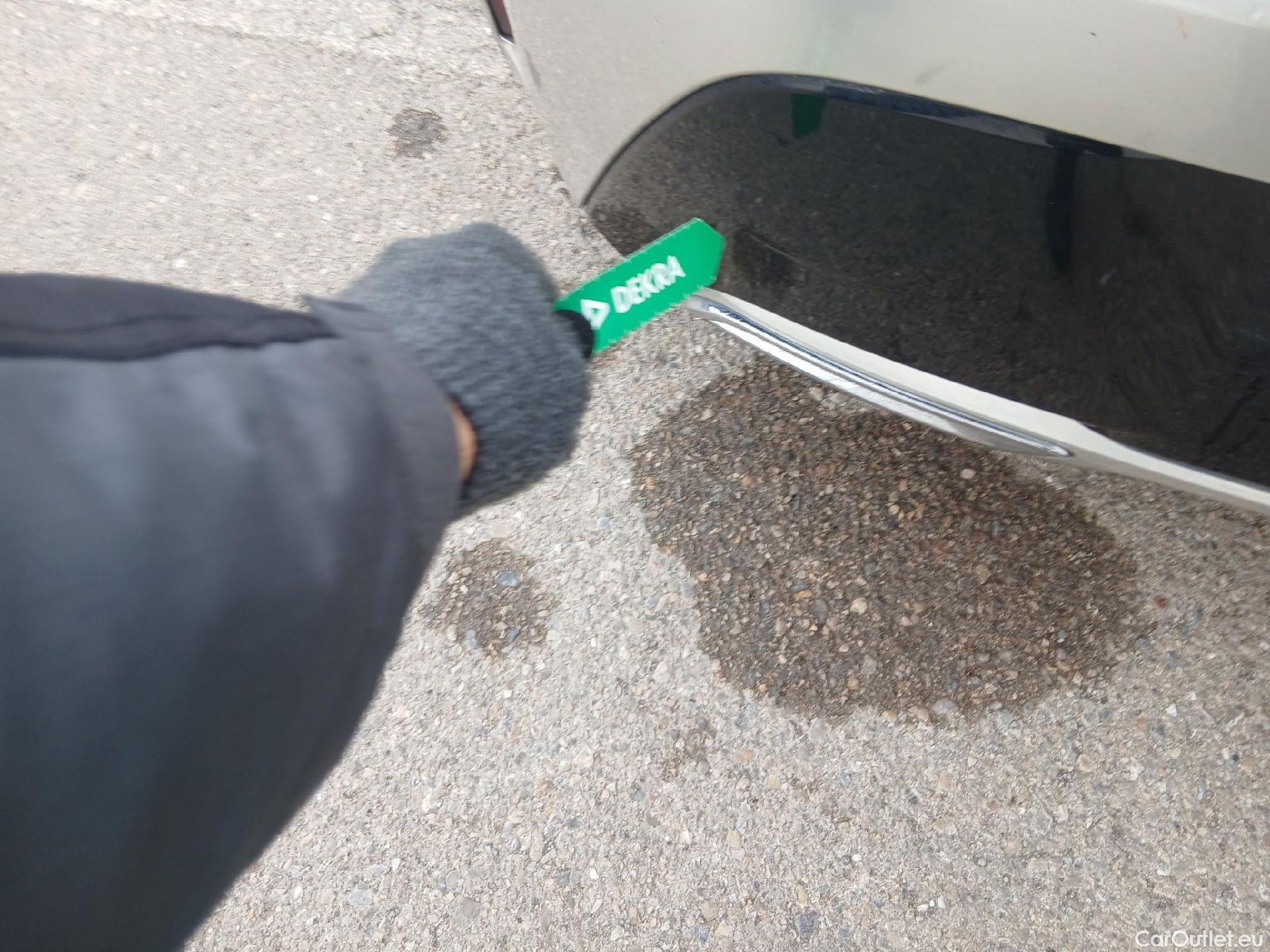  Toyota  Corolla TOYOTA  / 2019 / 5P / berlina con portón 2.0 180H ADVANCE E-CVT #11