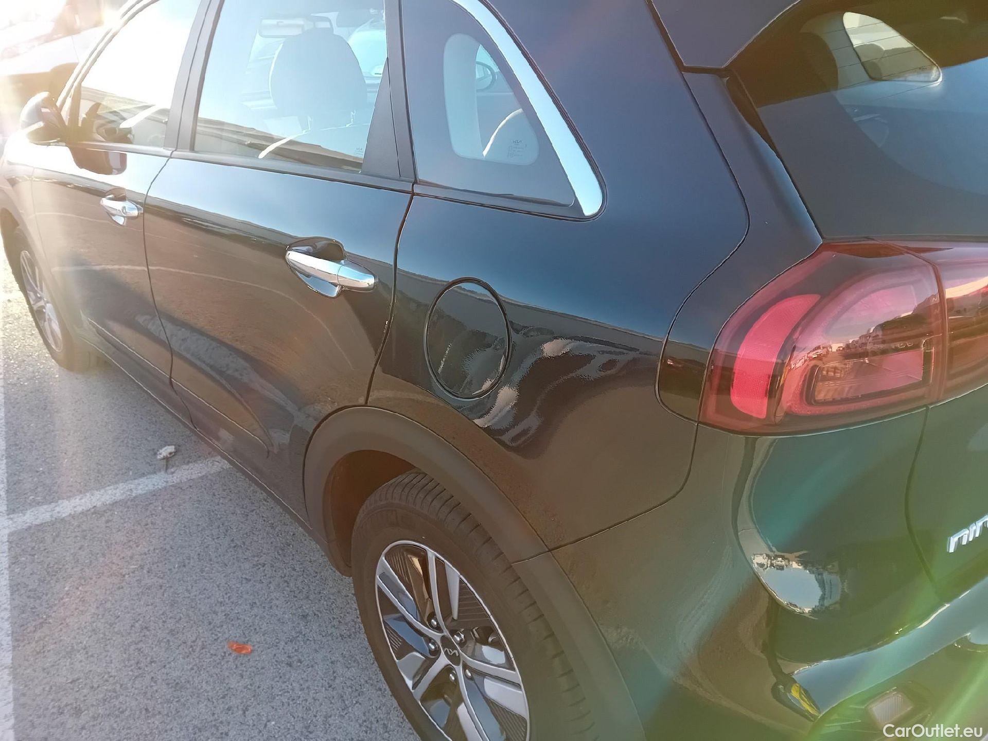  KIA  Niro KIA  / 2019 / 5P / crossover 1.6 GDi HEV 104kW (141CV) Drive #10