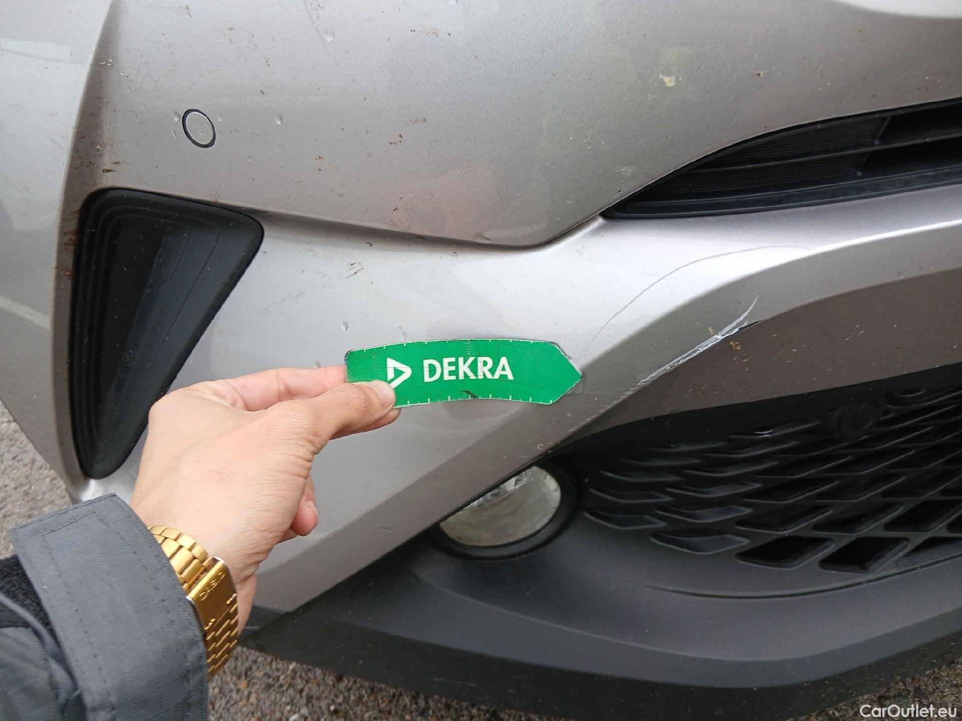  Toyota  C-HR TOYOTA  / 2016 / 5P / todoterreno 1.8 125H Advance (CX) #1