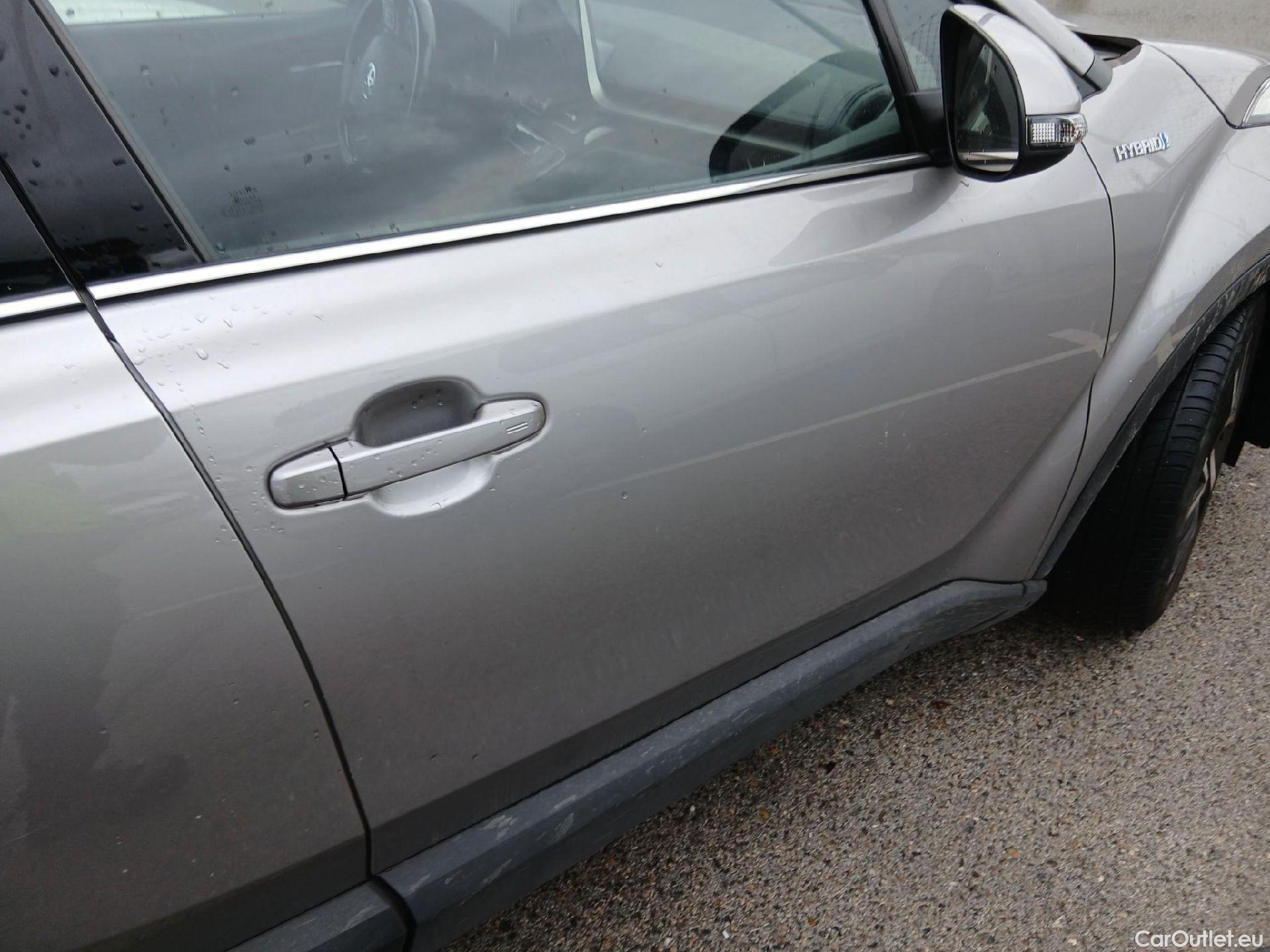  Toyota  C-HR TOYOTA  / 2016 / 5P / todoterreno 1.8 125H Advance (CX) #17