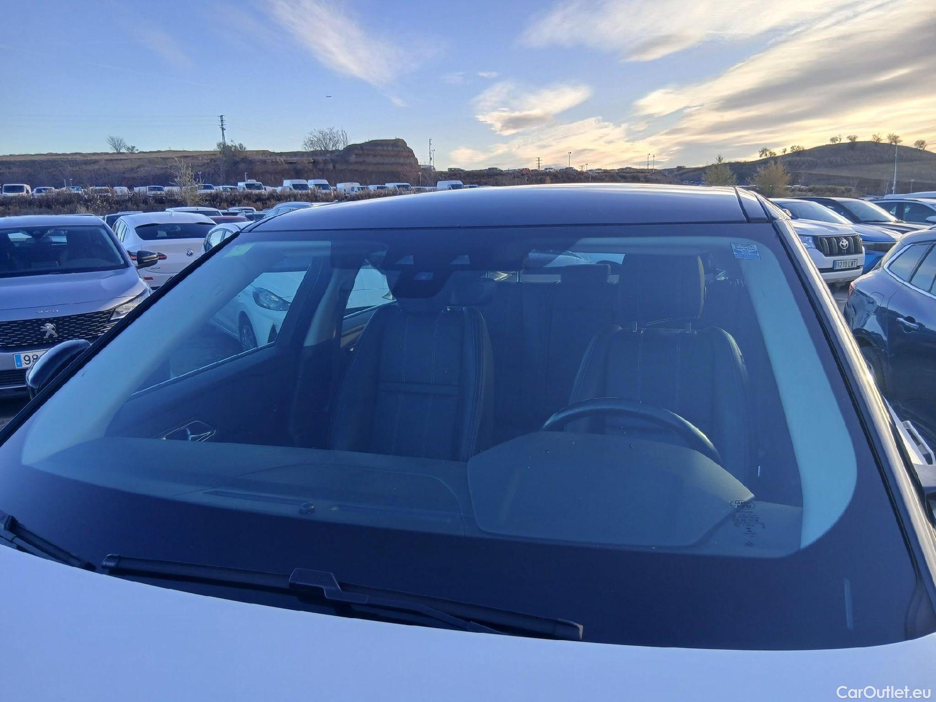  Land Rover  Range Rover LAND ROVER  Velar / 2017 / 5P / todoterreno 2.0 D180 132kW (180CV) S 4WD Auto #2