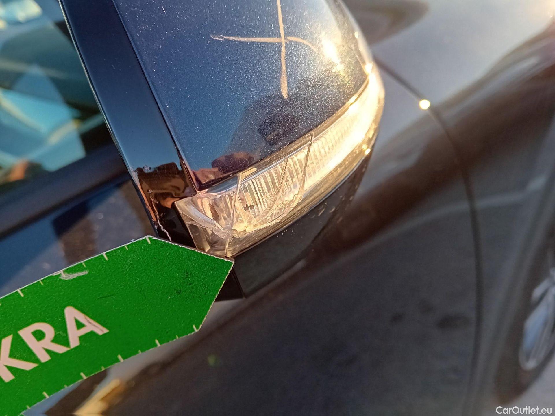  KIA  Niro KIA  / 2019 / 5P / crossover 1.6 GDi HEV 104kW (141CV) Drive #15