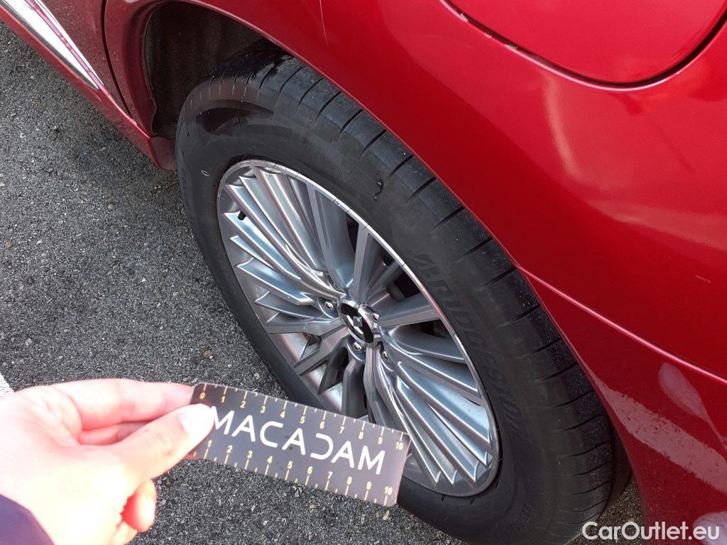  Mitsubishi  Outlander MITSUBISHI  / 2015 / 5P / todoterreno 2.4 PHEV Kaiteki Auto 4WD #16