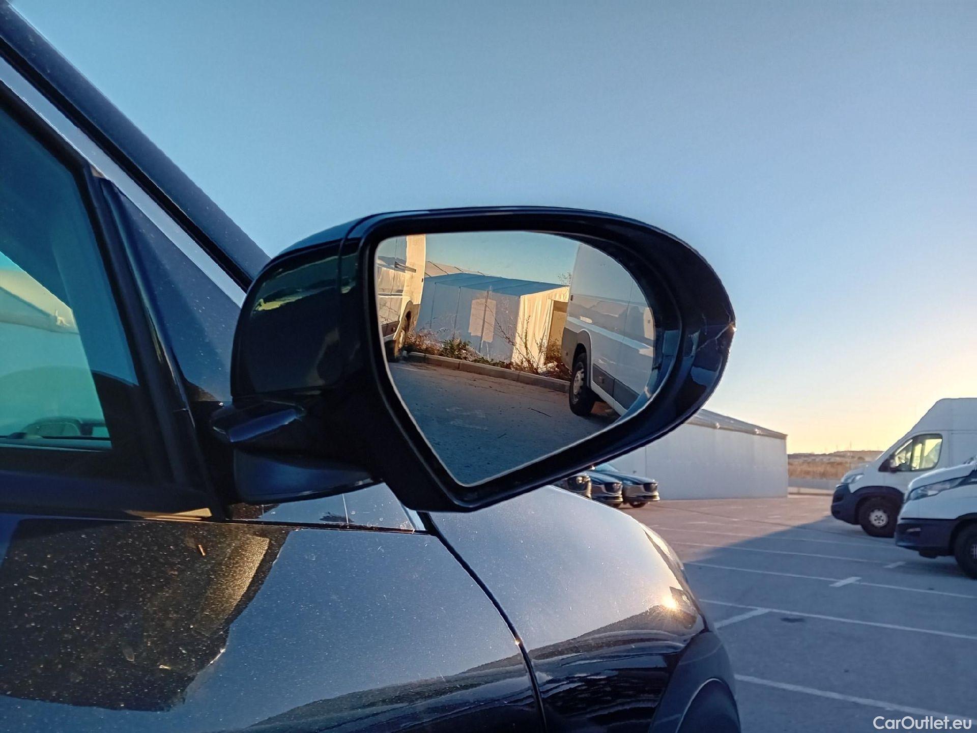  KIA  Niro KIA  / 2019 / 5P / crossover 1.6 GDi HEV 104kW (141CV) Drive #18