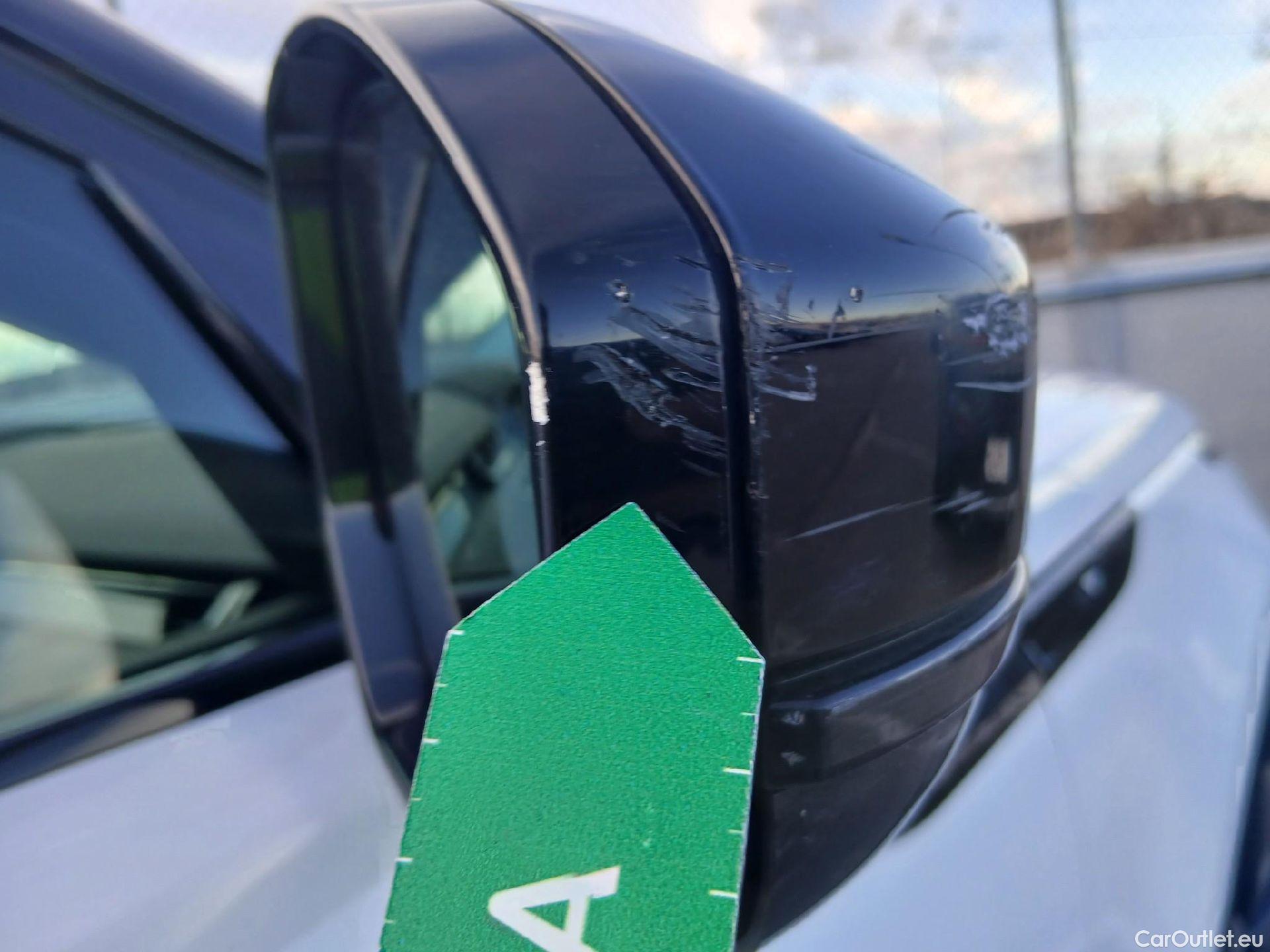  Land Rover  Range Rover LAND ROVER  Velar / 2017 / 5P / todoterreno 2.0 D180 132kW (180CV) S 4WD Auto #27