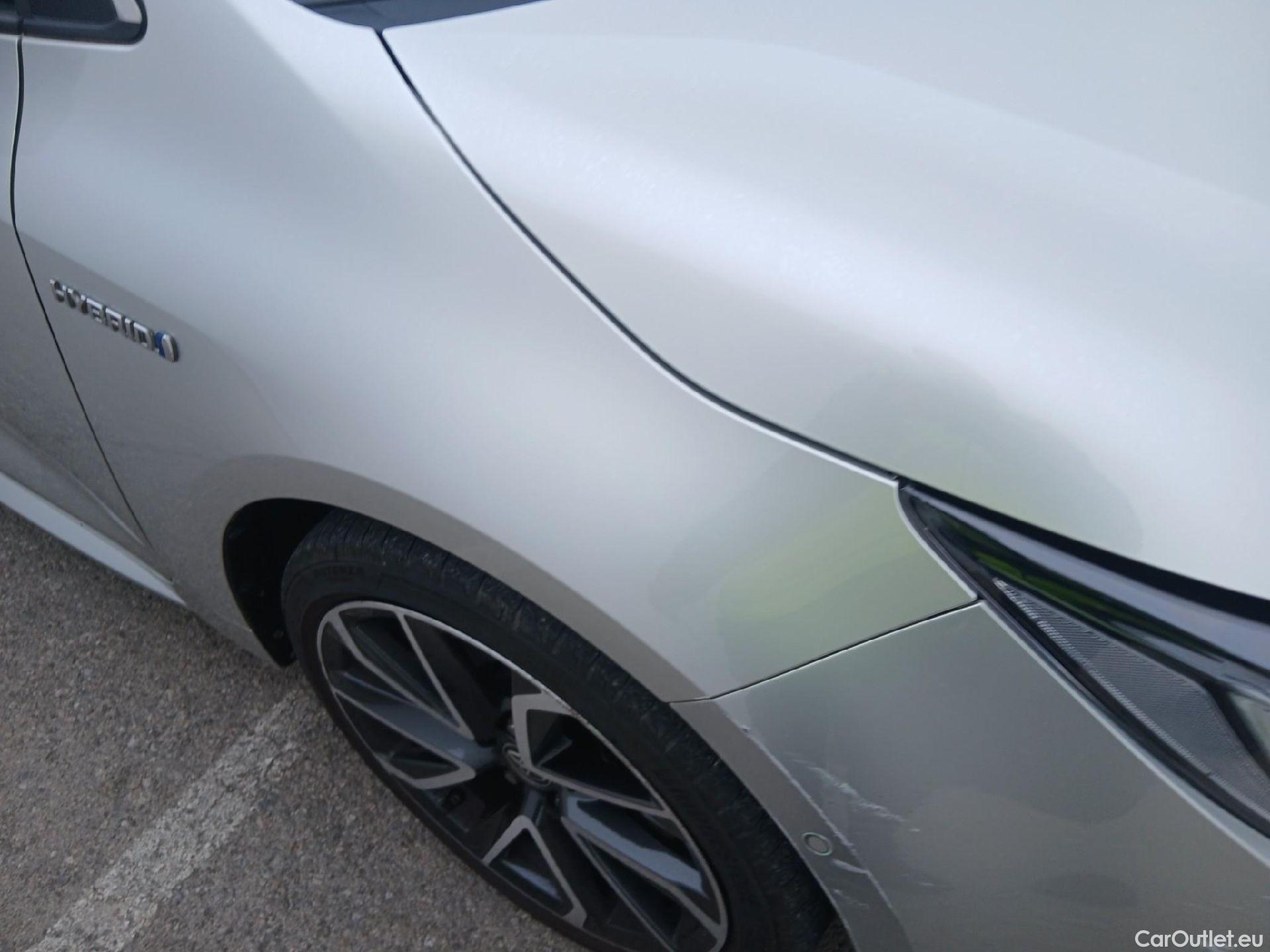  Toyota  Corolla TOYOTA  / 2019 / 5P / berlina con portón 2.0 180H ADVANCE E-CVT #17