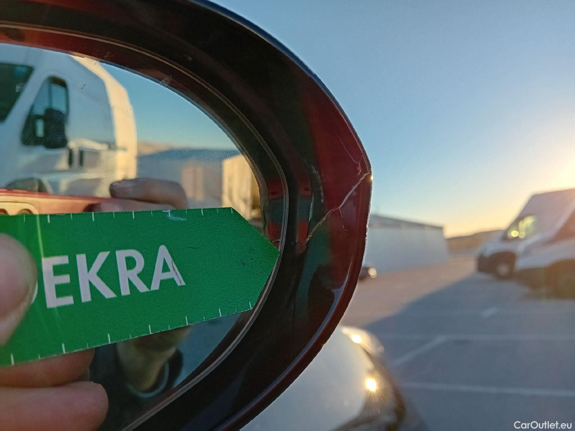  KIA  Niro KIA  / 2019 / 5P / crossover 1.6 GDi HEV 104kW (141CV) Drive #17