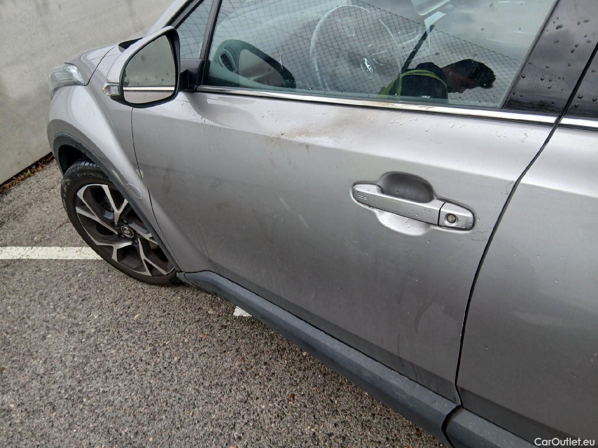  Toyota  C-HR TOYOTA  / 2016 / 5P / todoterreno 1.8 125H Advance (CX) #8