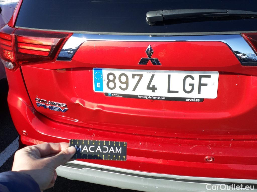  Mitsubishi  Outlander MITSUBISHI  / 2015 / 5P / todoterreno 2.4 PHEV Kaiteki Auto 4WD #1