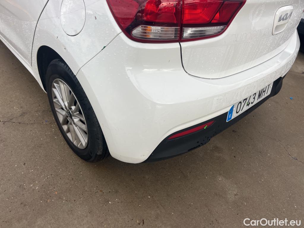  KIA  Rio KIA  / 2020 / 5P / berlina con portón 1.2 DPi 62kW (84CV) Concept #17