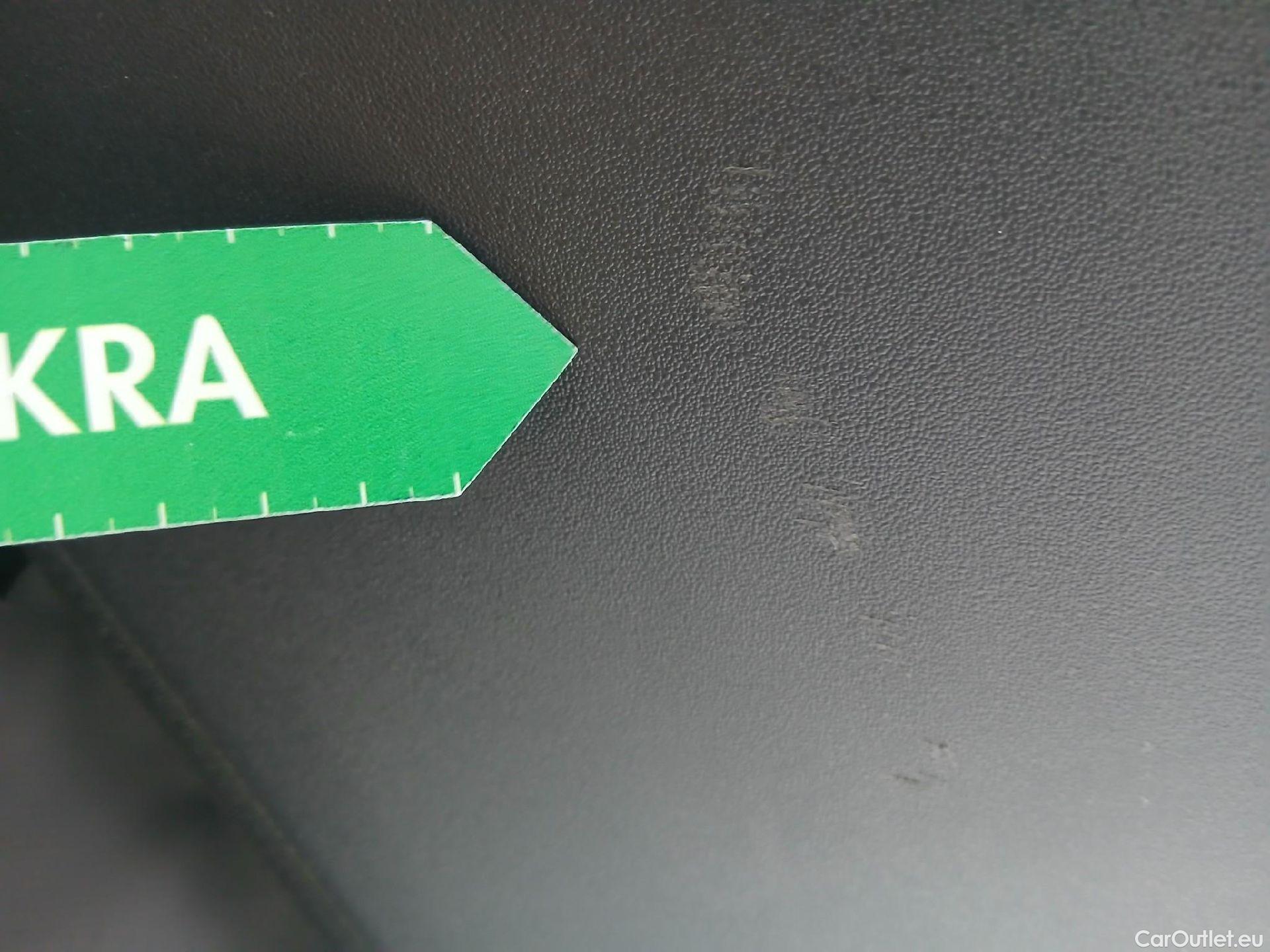  Land Rover  Range Rover LAND ROVER  Velar / 2017 / 5P / todoterreno 2.0 D180 132kW (180CV) S 4WD Auto #19