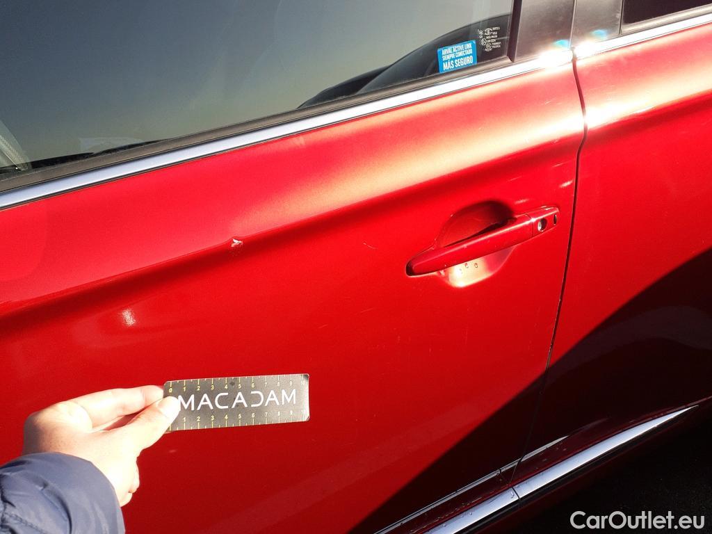  Mitsubishi  Outlander MITSUBISHI  / 2015 / 5P / todoterreno 2.4 PHEV Kaiteki Auto 4WD #3