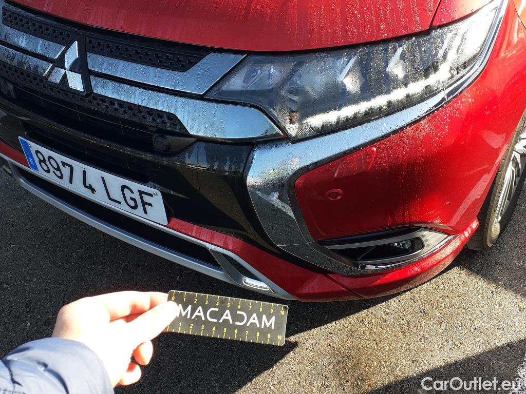  Mitsubishi  Outlander MITSUBISHI  / 2015 / 5P / todoterreno 2.4 PHEV Kaiteki Auto 4WD #24